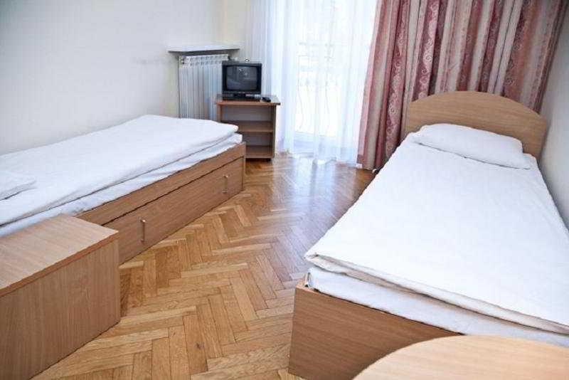 Perla Lesna Nadarzyn Panzió Kültér fotó